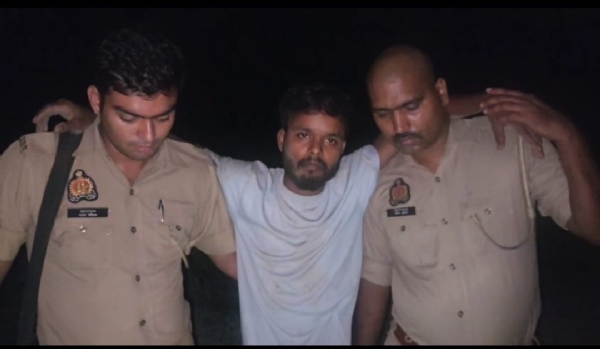 পুলিশ-দুষ্কৃতী সংঘর্ষে গ্রেফতার দুই, পুলিশের গুলিতে জখম এক