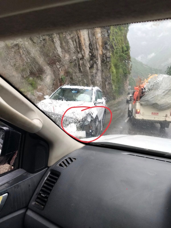 ধসের কবলে কাঠমান্ডুগামী গাড়ি, তিন ভারতীয় পর্যটক হাসপাতালে