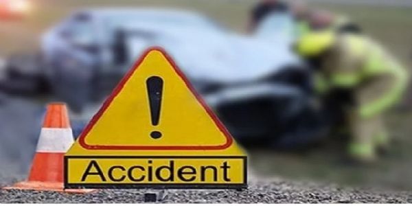 গোঘাটে দ্রুতগতির গাড়ি নিয়ন্ত্রণ হারিয়ে গাছে ধাক্কা, একজনের মৃত্যু