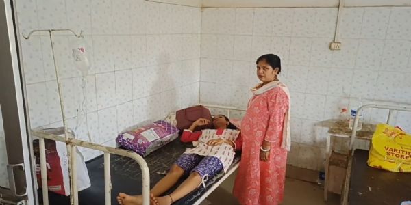 শিক্ষিকার কটুক্তিতে অপমানিত মেধাবী ছাত্রীর বিষপানে আত্মহত্যার চেষ্টা