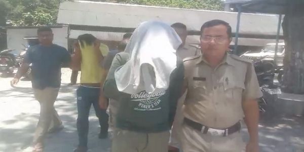 পুলিশের হাতে গ্রেফতার তিন দুষ্কৃতী
