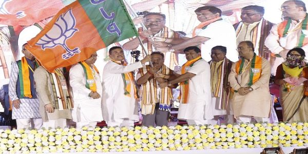 সায়েন্স সিটি অডিটোরিয়ামে নয়া রাজ্য সভাপতিকে বরণ