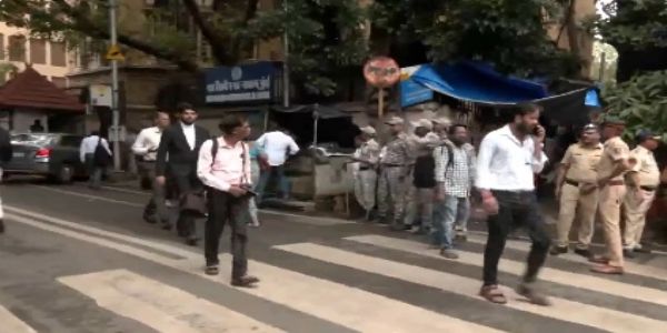 (আপডেট) মালেগাঁও বিস্ফোরণে সমস্ত অভিযুক্ত বেকসুর খালাস, খুশি সাধ্বী প্রজ্ঞা