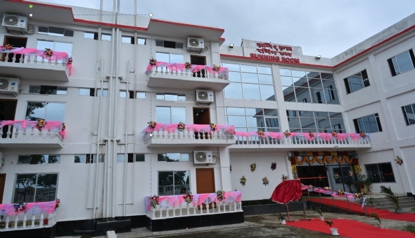 নতুন অত্যাধুনিক রানিং রুম