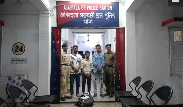 আগরতলা রেলস্টেশনে গাঁজা সহ গ্ৰেফতার তিন মাদক কারবারি