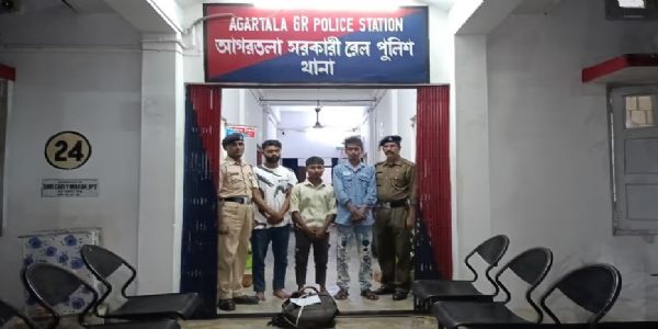 আগরতলা রেলস্টেশনে গাঁজা সহ গ্ৰেফতার তিন মাদক কারবারি