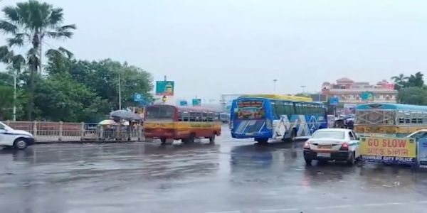 কলকাতায় বিক্ষিপ্ত অশান্তি, গাঙ্গুলিবাগানে পুলিশের সঙ্গে বচসা