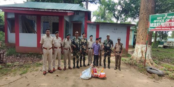 তৃষ্ণা অভয়ারণ্যের দশটি মনিটর লেজার্ড পাচারকালে গ্রেফতার যুবক