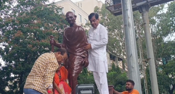 মূর্তি পরিস্কার