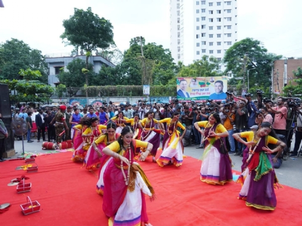 ঐতিহাসিক কেন্দ্রীয় জন্মাষ্টমী উৎসবে নৃত্য পরিবেশন