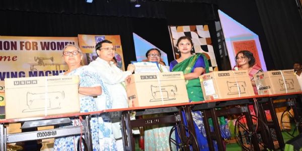 মহিলাদের স্বশক্তিকরণে গুরুত্ব দিয়েছে সরকার : মন্ত্রী টিংকু