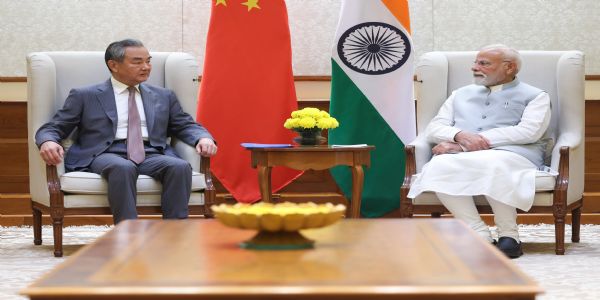 চিনের বিদেশমন্ত্রীর সঙ্গে সাক্ষাৎ প্রধানমন্ত্রীর, দ্বিপাক্ষিক সম্পর্ক নিয়ে হয়েছে চর্চা