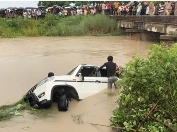 উত্তর প্রদেশের গোন্ডায় খালে পড়ে গেল গাড়ি, মৃত্যু ১১ জনের