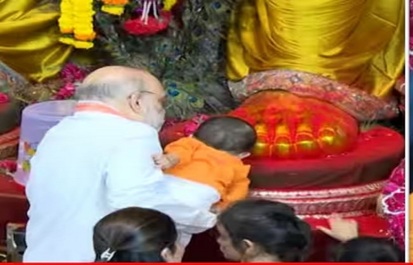 মুম্বইয়ে লালবাগ রাজা গণেশের পুজোয় কেন্দ্রীয় স্বরাষ্ট্রমন্ত্রী অমিত শাহ, উপস্থিত মুখ্যমন্ত্রী ও উপমুখ্যমন্ত্রী