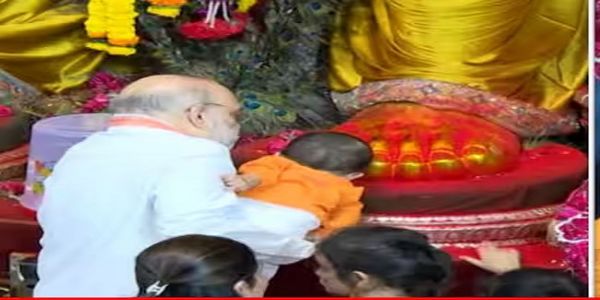 মুম্বইয়ে লালবাগ রাজা গণেশের পুজোয় কেন্দ্রীয় স্বরাষ্ট্রমন্ত্রী অমিত শাহ