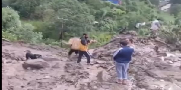 (আপডেট) মেঘভাঙা বৃষ্টিতে হড়পা বান রামবানে; মৃত ৪, নিখোঁজ একজন