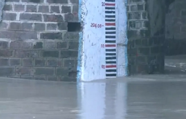 যমুনার জলস্তর বিপদসীমার ঊর্ধ্বেই, বন্যার আশঙ্কা নীচু এলাকায়