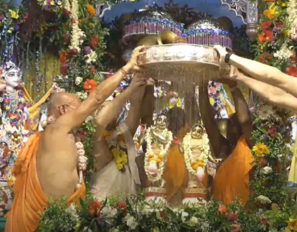 মায়াপুরে ইসকন মন্দিরে সাড়ম্বরে রাধাষ্টমী উদযাপিত
