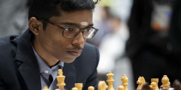 ফিডে র‍্যাঙ্কিংয়ে প্রজ্ঞানন্দ কেরিয়ারের সর্বোচ্চ স্থানে; কার্লসেন বিশ্বের এক নম্বরে