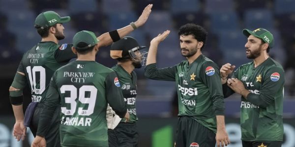 ওমানকে বড় ব্যবধানে হারিয়ে এশিয়া কাপে শুভসূচনা পাকিস্তানের