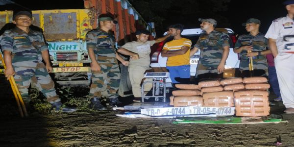 পনেরো লক্ষ টাকার গাঁজা সহ কুমারঘাটে গ্রেফতার দুই
