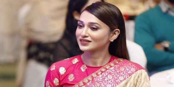 দিল্লিতে ইডি-র দফতরে হাজিরা মিমি-র, ঢোকার সময় নীরব অভিনেত্রী