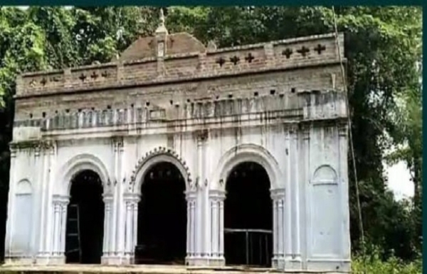 ছাতনা রাজবাড়ির দূর্গা প্রতিমায় মল্লভূমের মৃন্ময়ীর স্পর্শ , গোপনেই সাড়া হয় মায়ের বিসর্জন