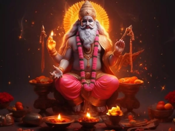 বিশ্বকর্মার আরাধনায় মেতেছে আপামর বাঙালি