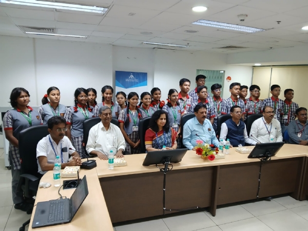 দমদম বিমানবন্দরে পড়ুয়াদের কর্মজীবন পরিচিতি