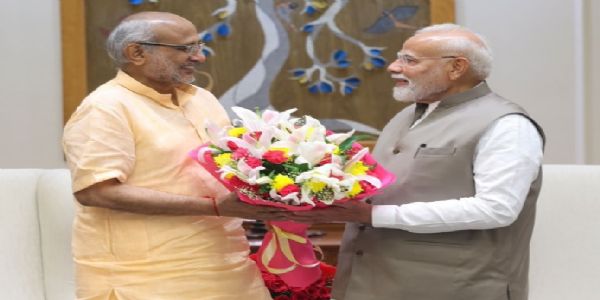 দীর্ঘ ও সুস্থতা কামনা করে প্রধানমন্ত্রীকে জন্মদিনের শুভেচ্ছা উপরাষ্ট্রপতির