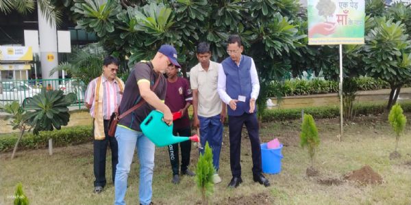 যাত্রী সেবা দিবস পালন কলকাতা বিমানবন্দরে