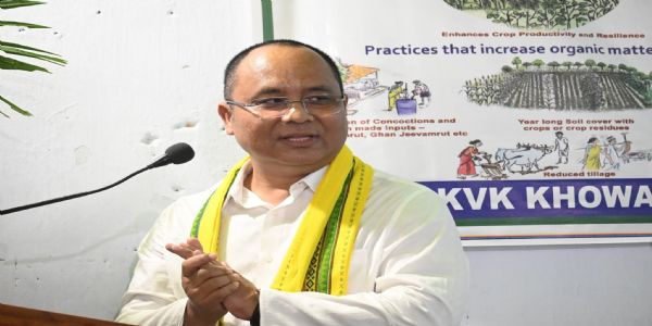 উলফিয়া গ্লোবাসা উৎপাদনে মাছচাষিদের উৎসাহিত করতে পরিবেশমন্ত্রীর আহ্বান