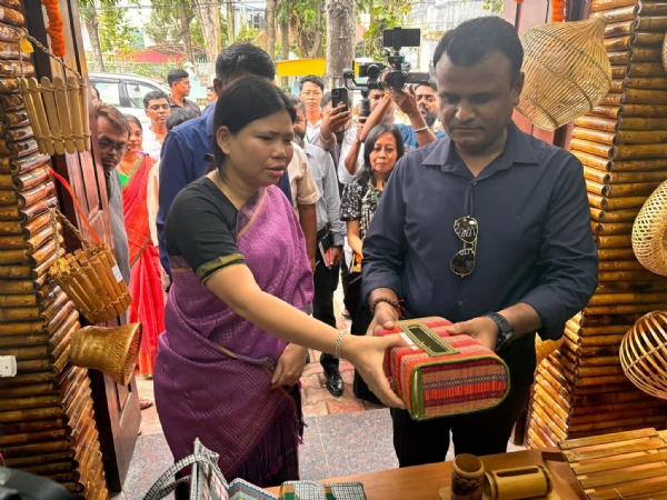 মন্ত্রী সান্ত্বনা চাকমা
