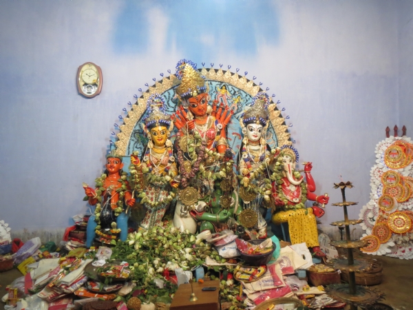 অনাচার পছন্দ করে না খান্দরা বকসি বাড়ীর ক্ষ্যাপা মা দূর্গা