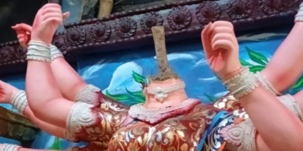 আসানসোলে দুর্গা প্রতিমার মুখ চুরির ঘটনায় চাঞ্চল্য, ধৃত যুবক