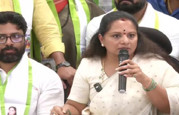 বিআরএস ছাড়লেন কে কবিতা, ইস্তফা দিলেন এমএলসি পদ থেকেও