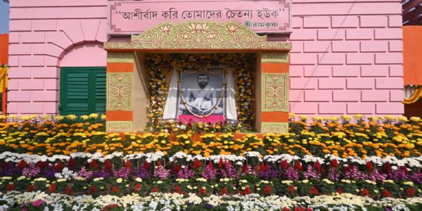 কল্পতরু উৎসবে কাশিপুর উদ্যানবাটিতে দিনভর ভক্তদের ভিড়