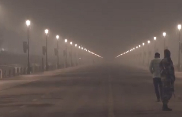 শৈত্যপ্রবাহে জবুথবু দিল্লি, একিউআই উদ্বেগজনক স্তরে