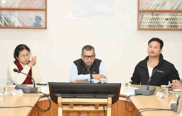 নাহাই-এর সঙ্গে বৈঠক মন্ত্রী কৌশিক রায়ের। রয়েছেন মন্ত্রী নন্দিতা এবং সিইএম দেবোলাল।