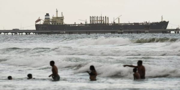 সমুদ্রে ফের ভেনেজুয়েলার তেলের ট্যাঙ্কার আটক আমেরিকার