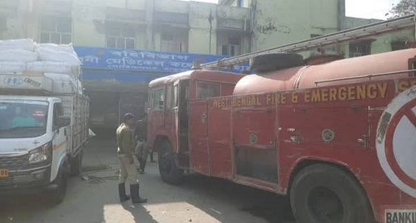 আচমকা আগুন বাঁকুড়া সম্মিলনী মেডিক্যাল কলেজ হাসপাতালে ,ব্যাপক আতঙ্ক