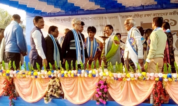 নদীয়া জেলা বইমেলার সূচনা হল কৃষ্ণনগরে নদীয়া জেলা বইমেলার সূচনা হল কৃষ্ণনগরে