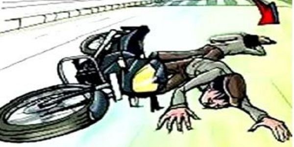 গোলাঘাটের জামুগুড়িতে সড়ক দুৰ্ঘটনায় হত নাতি, আহত দাদু