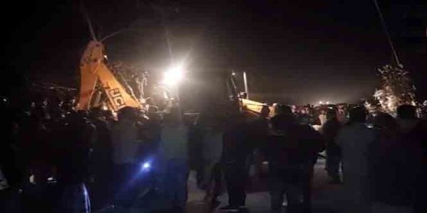 দক্ষিণ কামরূপে বসতঘরে ডাম্পারের হামলা, হত মা-শিশুকন্যা, আহত তিন