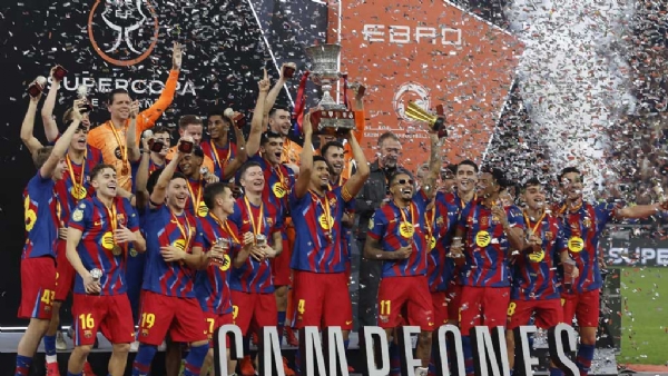 সুপার কোপা: রাফিনহার জোড়া গোলে আবারও চ্যাম্পিয়ন বার্সিলোনা সুপার কোপা: রাফিনহার জোড়া গোলে আবারও চ্যাম্পিয়ন বার্সিলোনা