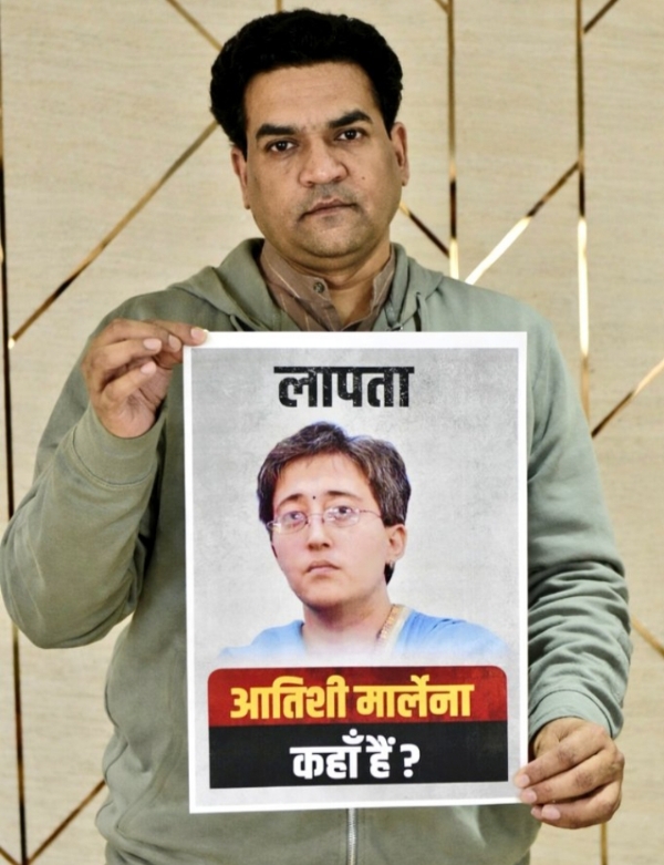 দিল্লিতে বিজেপি ও এএপি-র মধ্যে টুইট-যুদ্ধ