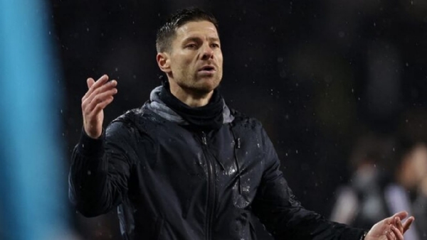 রিয়াল মাদ্রিদের কোচের পদ থেকে বরখাস্ত হলেন শাবি আলোনসো