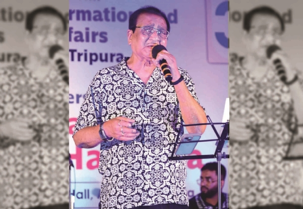 অসমিয়া সংগীতশিল্পী সমর হাজরিকা (ফাইল ফটো) অসমিয়া সংগীতশিল্পী সমর হাজরিকা (ফাইল ফটো)