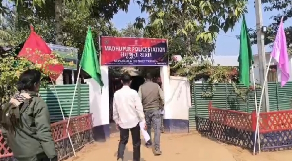 থানায় অভিযোগ দায়ের