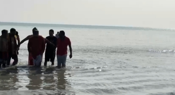 গঙ্গাসাগরে পুণ্যস্নান সুকান্ত মজুমদারের